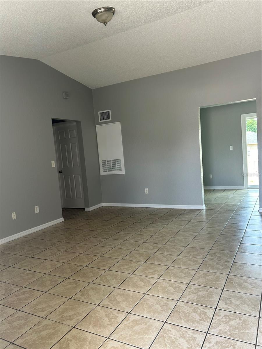105 Cherokee Drive, FL