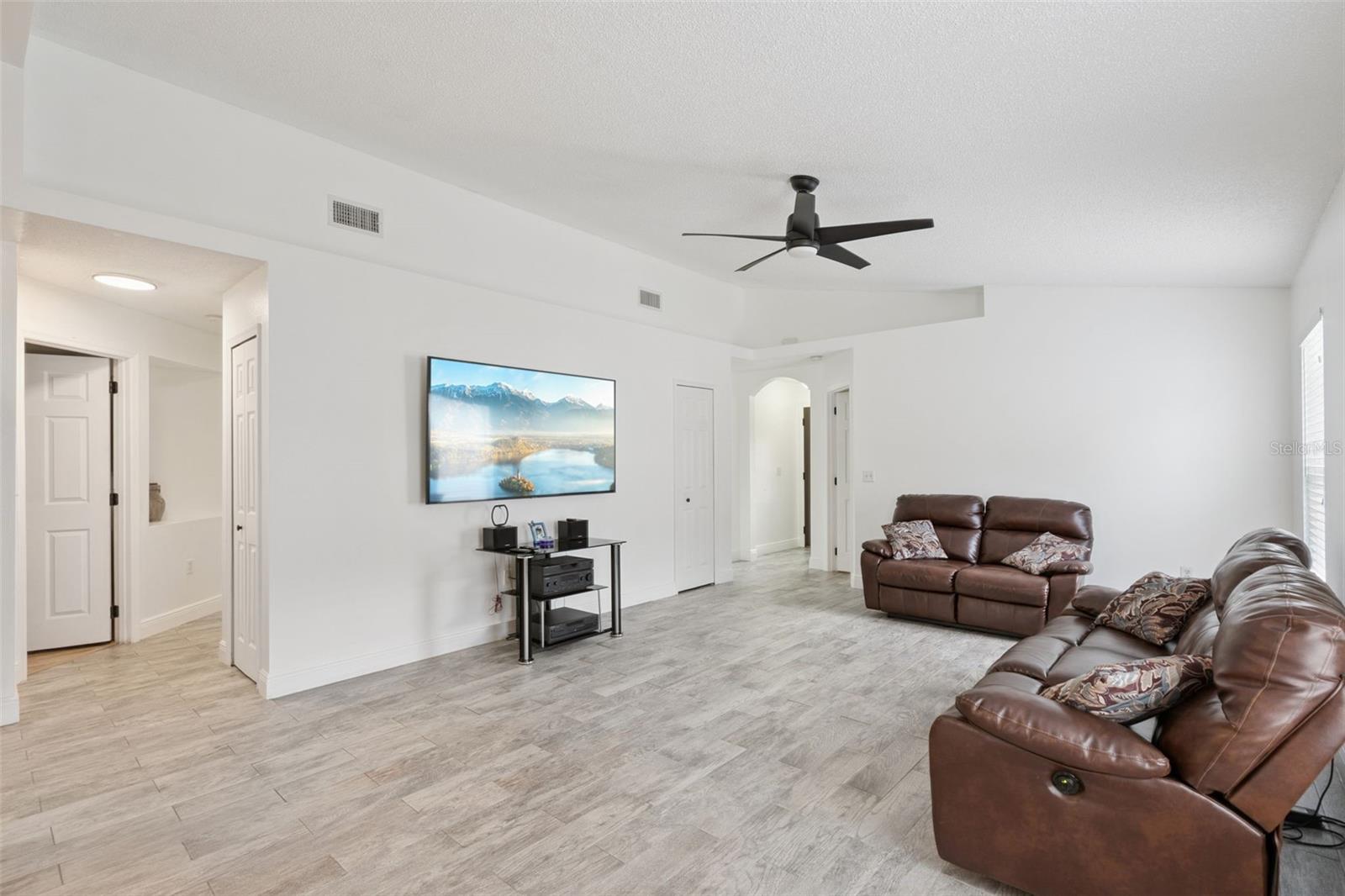 2744 Palm Isle Way, FL