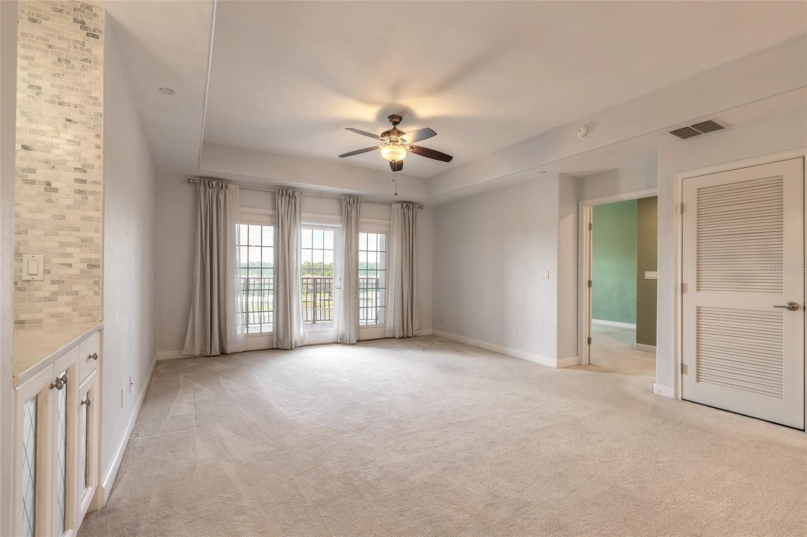 424 Luna Bella Lane, FL