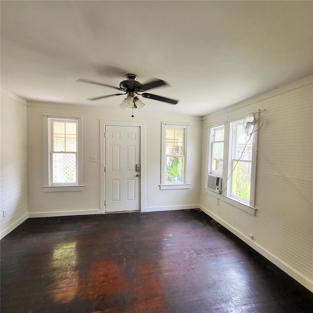 305 Woodrow Avenue, FL