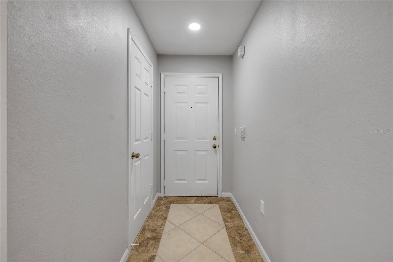 940 Village Trail, FL