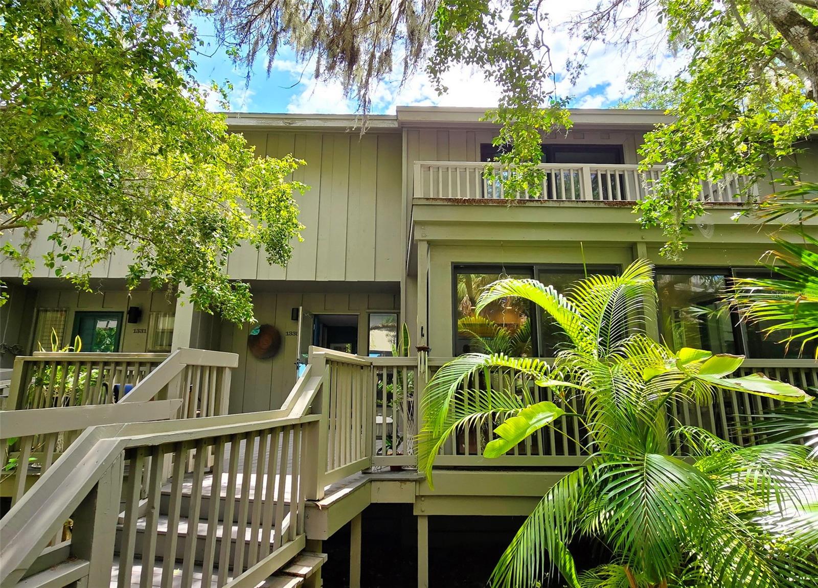 1335 Landings Drive, FL