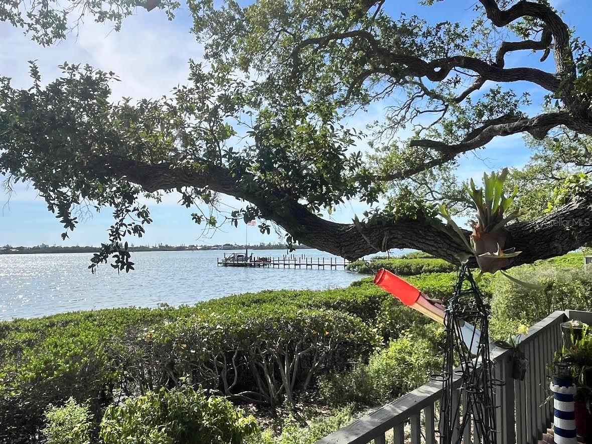 1335 Landings Drive, FL
