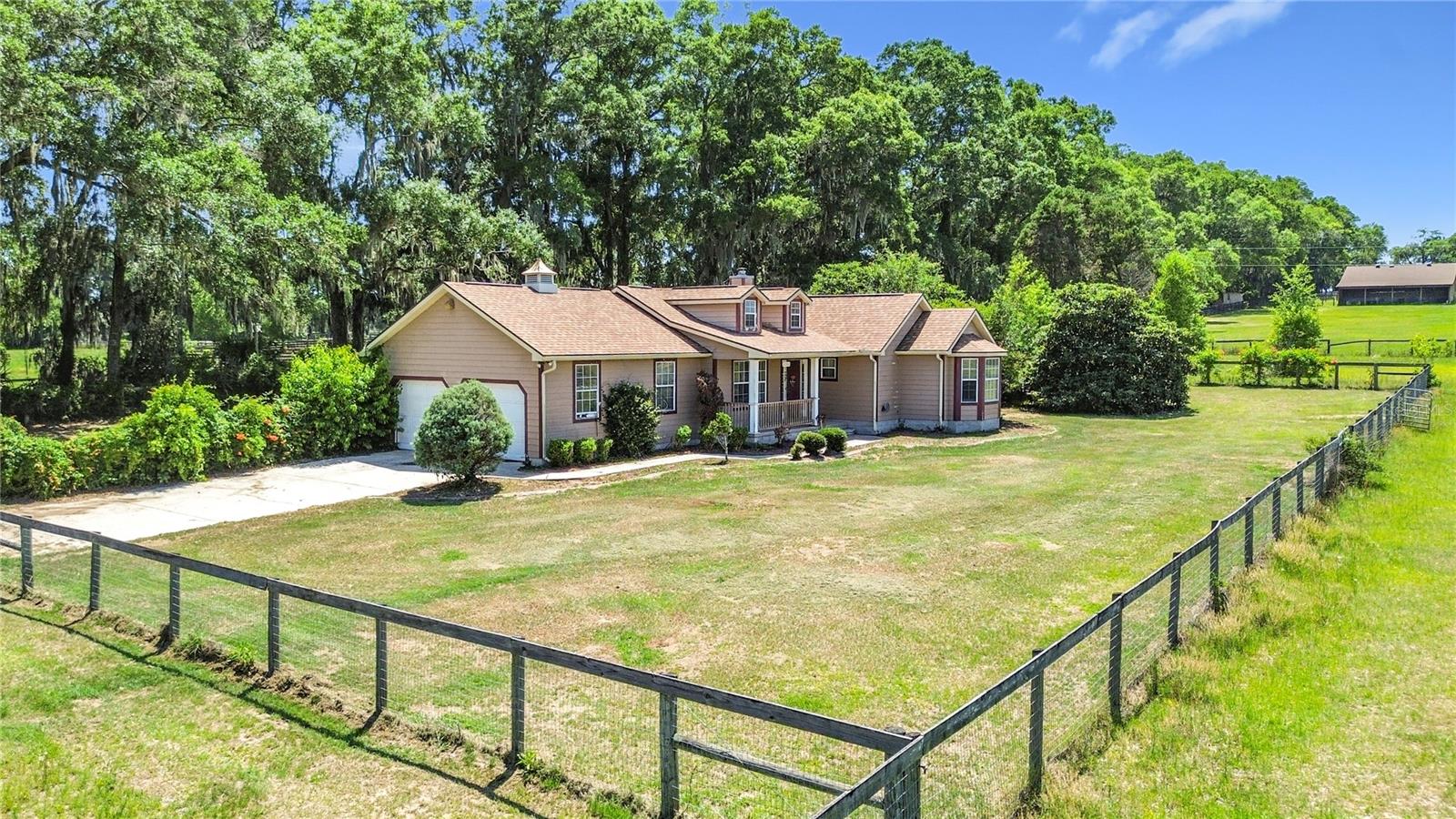 20540 5th Place, FL