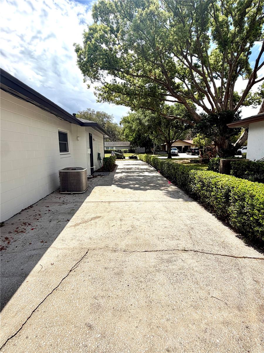 2111 Kewannee Trail, FL