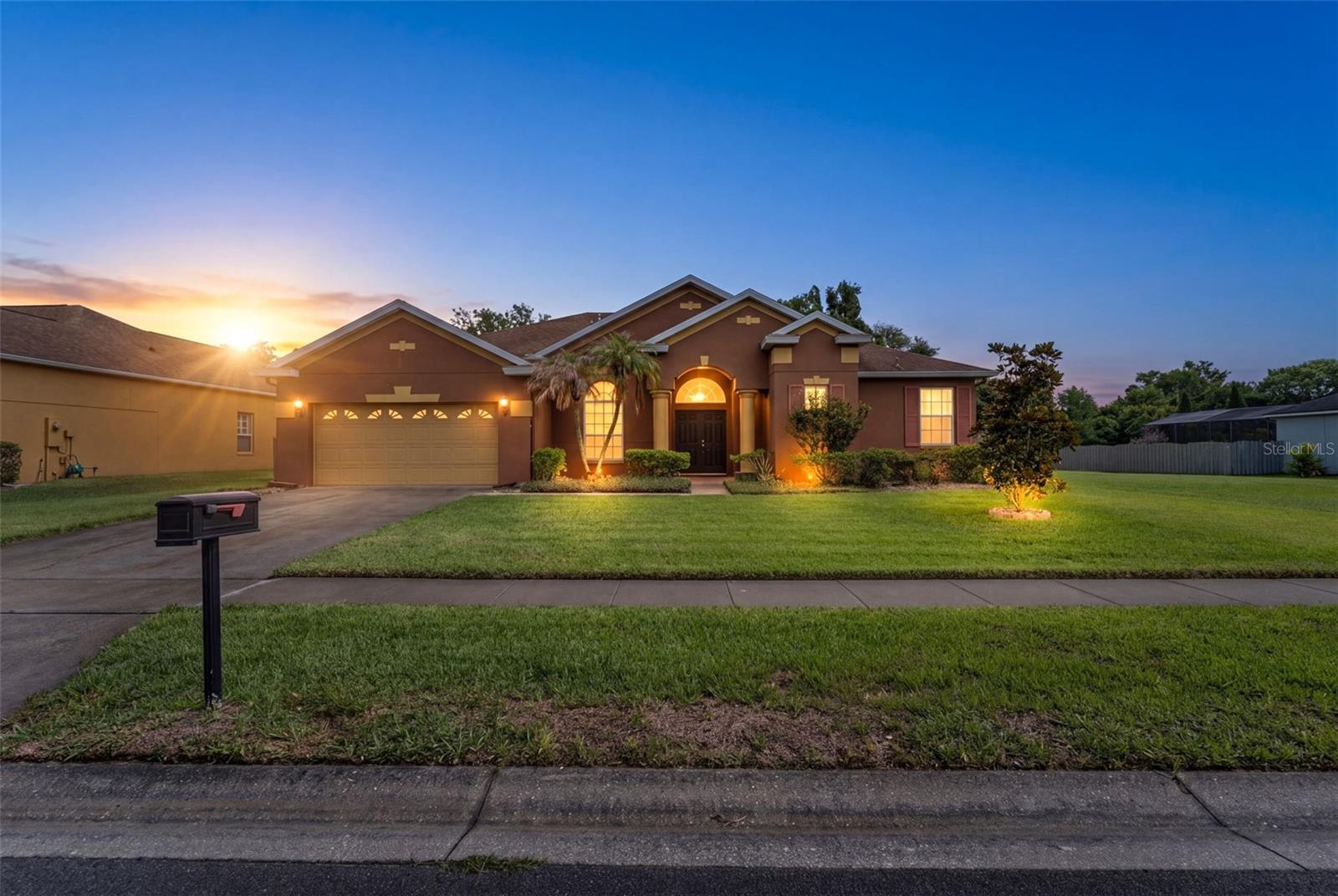 952 Moss Tree Place, FL