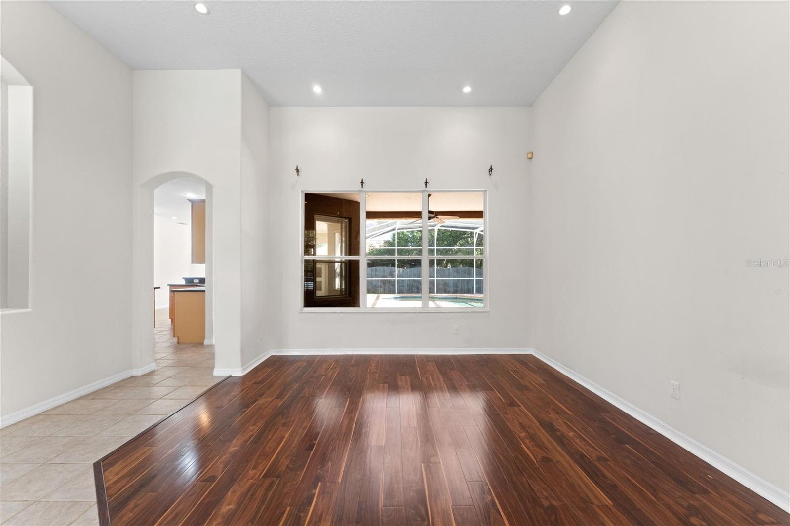 952 Moss Tree Place, FL