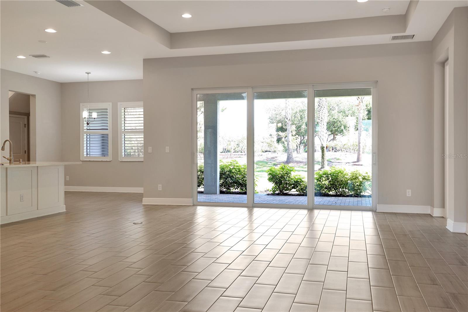 6133 Lungo Lago Drive, FL