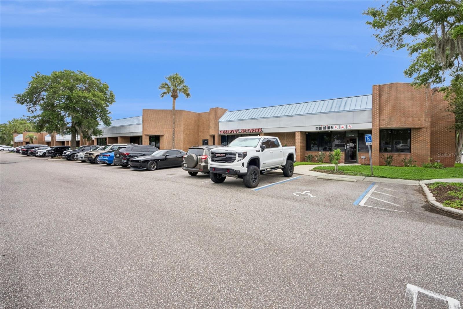 925 Semoran Boulevard, FL