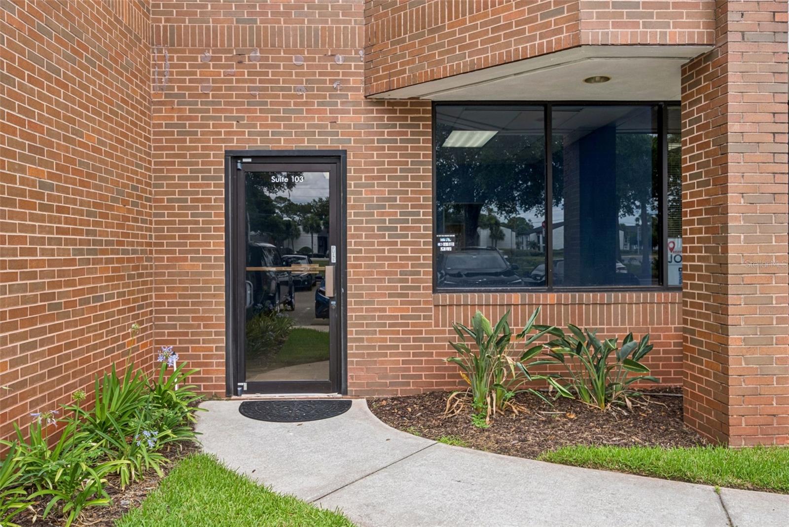 925 Semoran Boulevard, FL