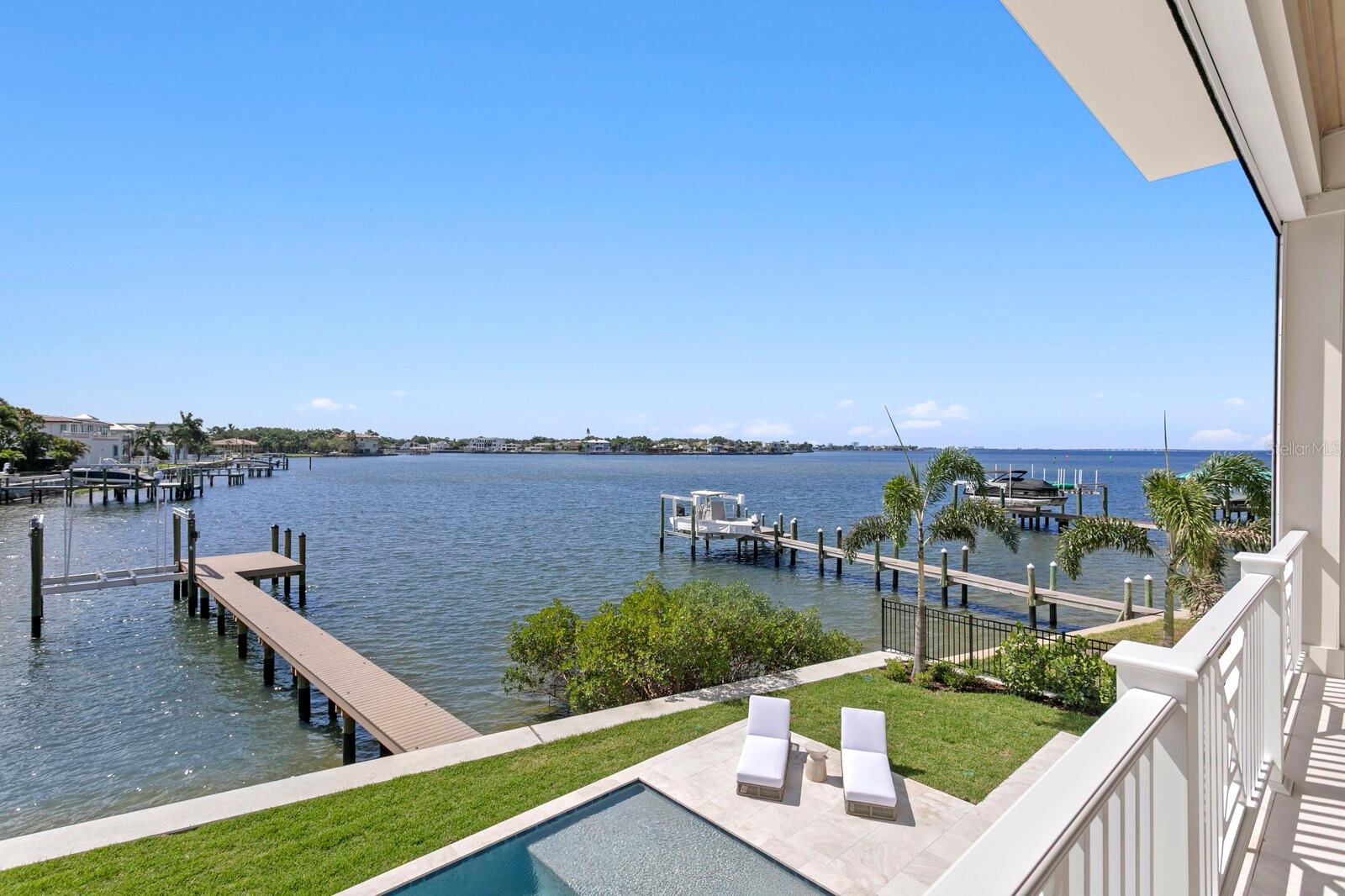16 Sandpiper Road, FL