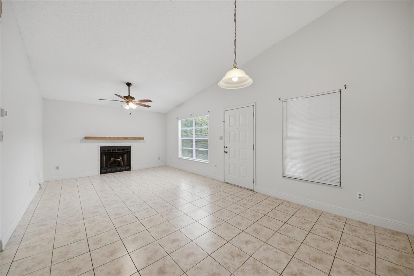 4800 Semoran Boulevard, FL