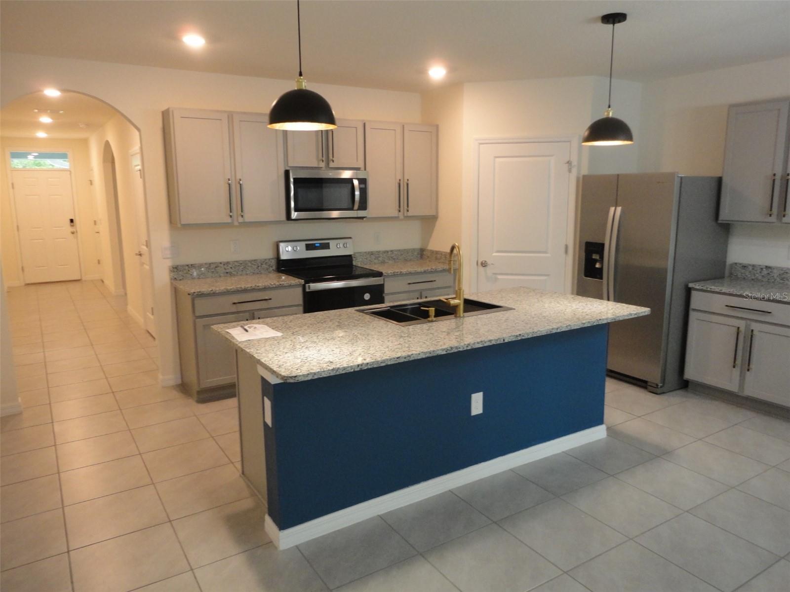 216 Hickory Course, FL