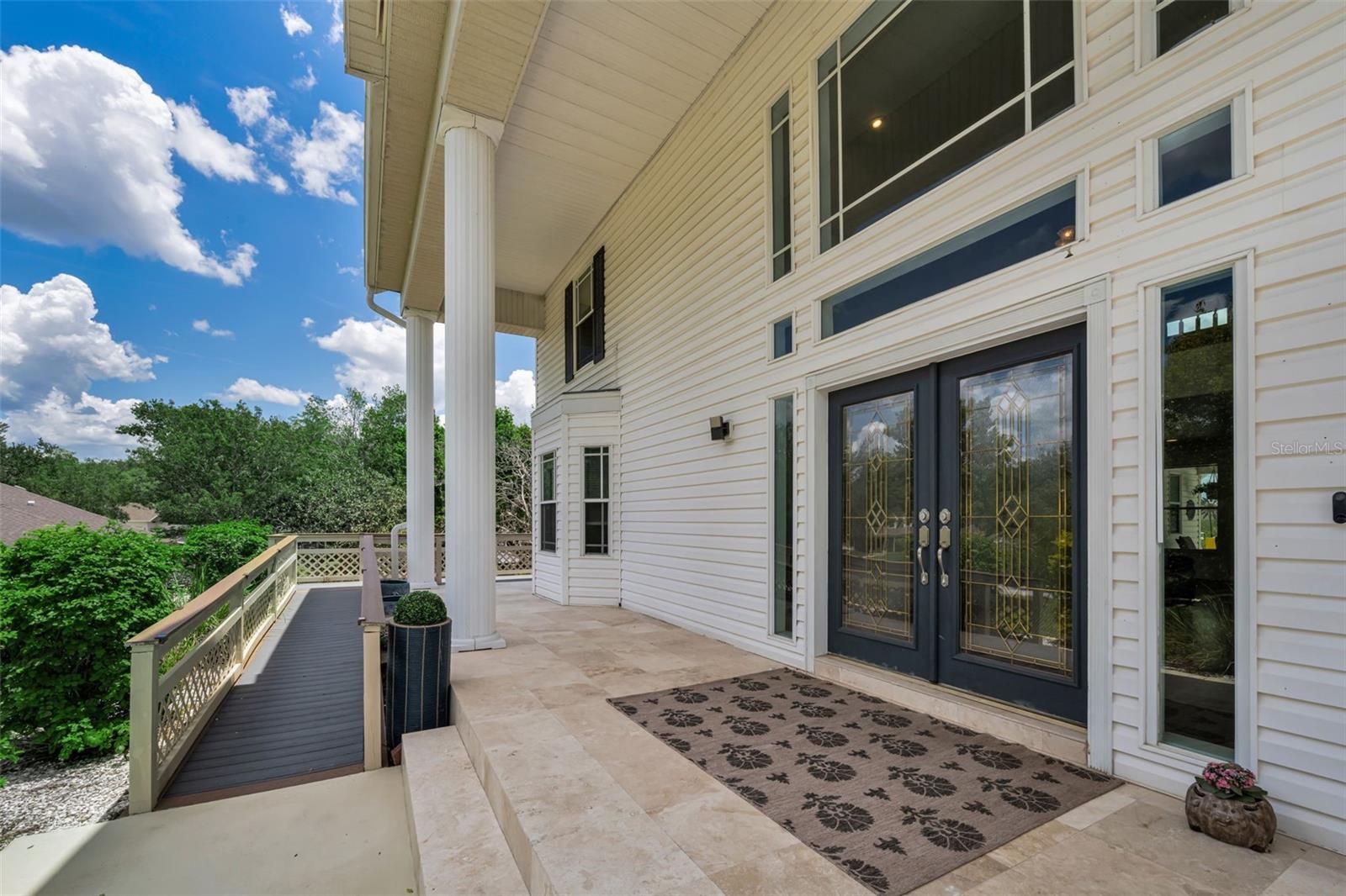 11046 Lakeview Drive, FL