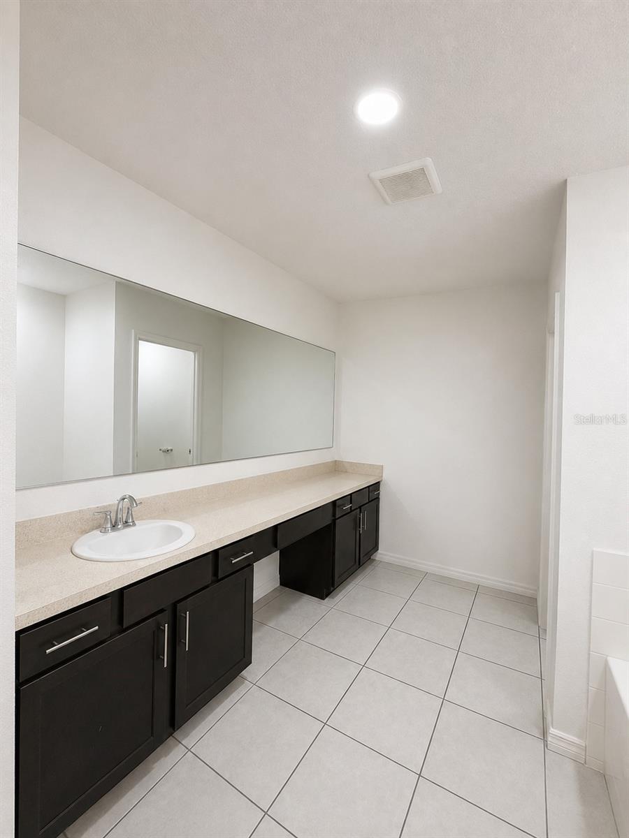 507 Pinecrest Loop, FL