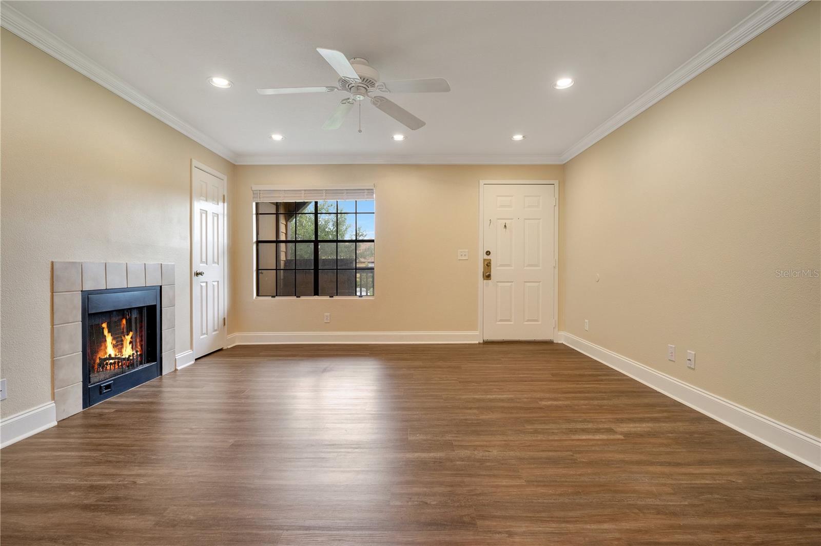 370 Lake Tahoe Court, FL