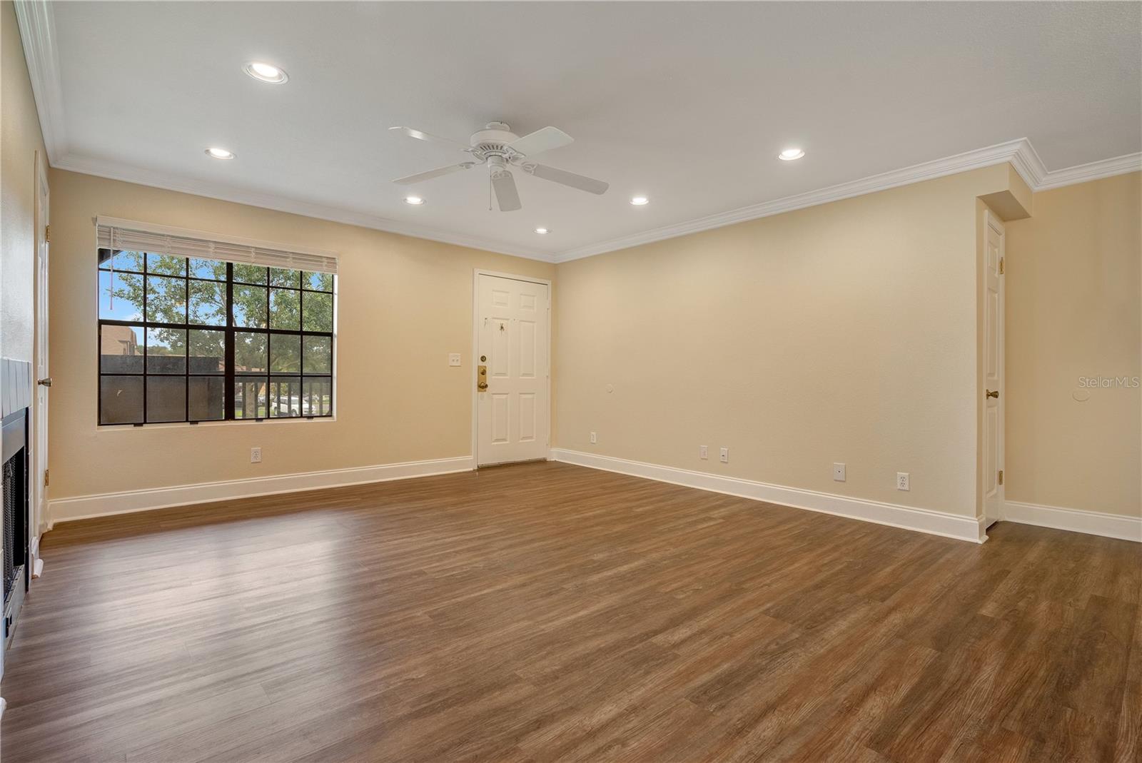 370 Lake Tahoe Court, FL
