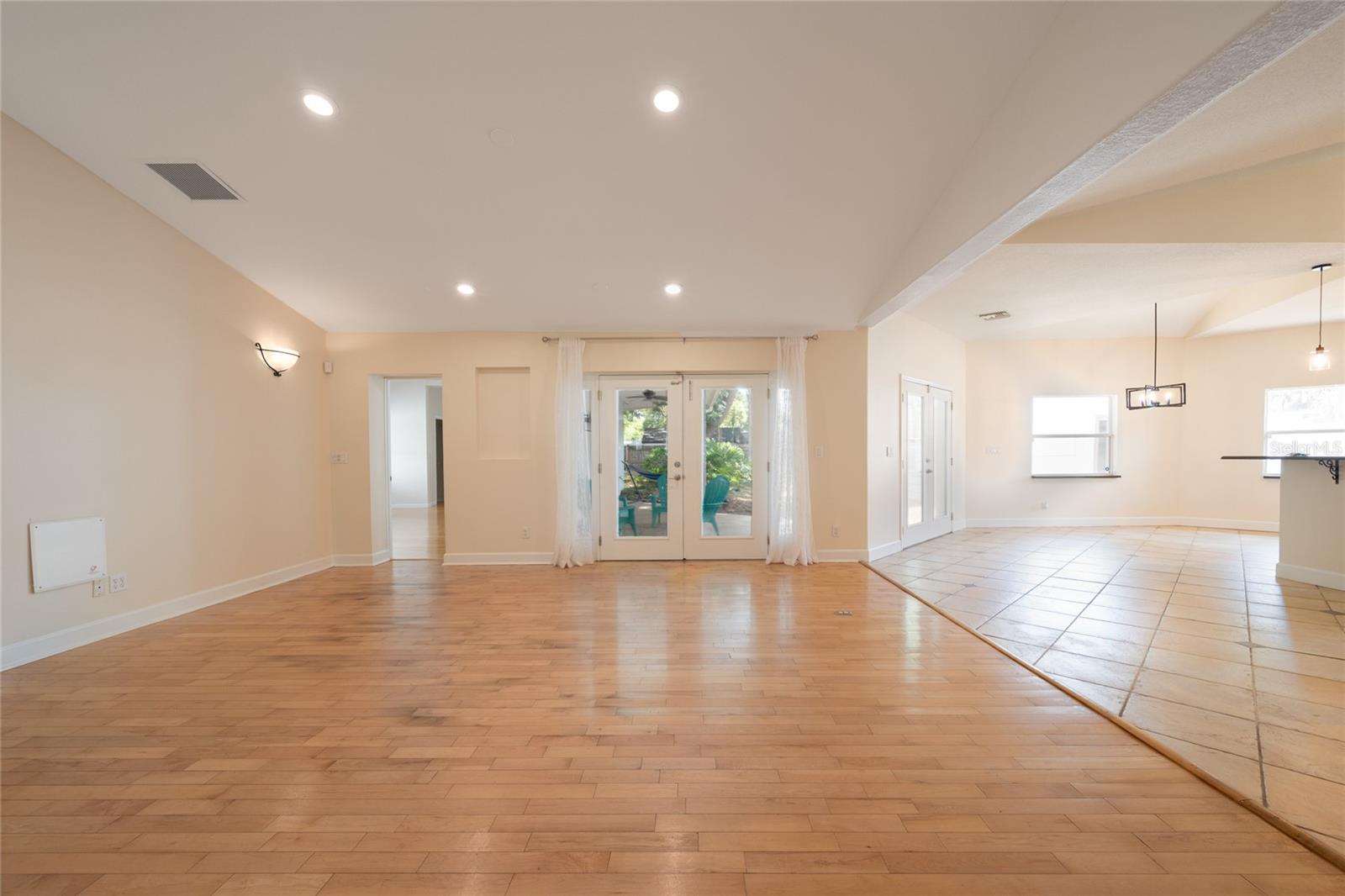 1015 Venetian Avenue, FL