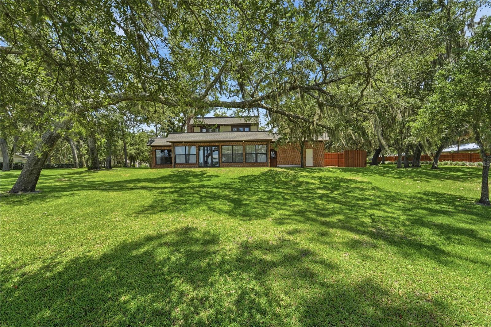 807 Bay Tree Circle, FL