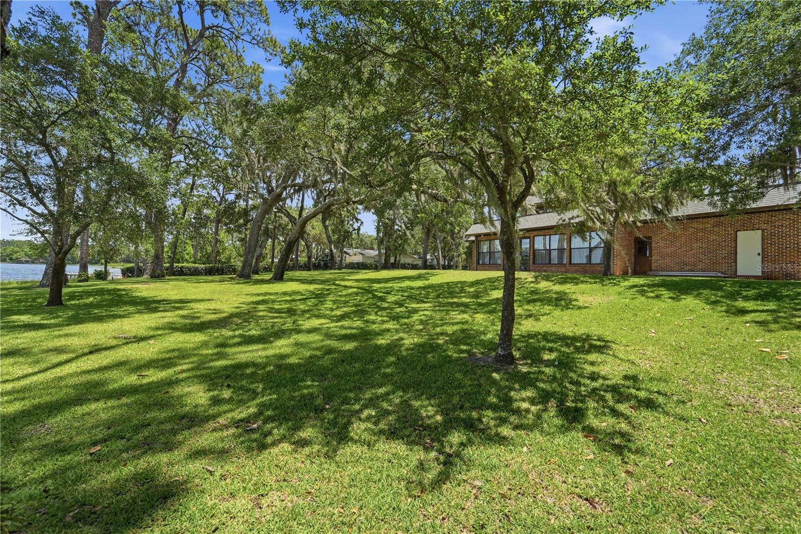 807 Bay Tree Circle, FL