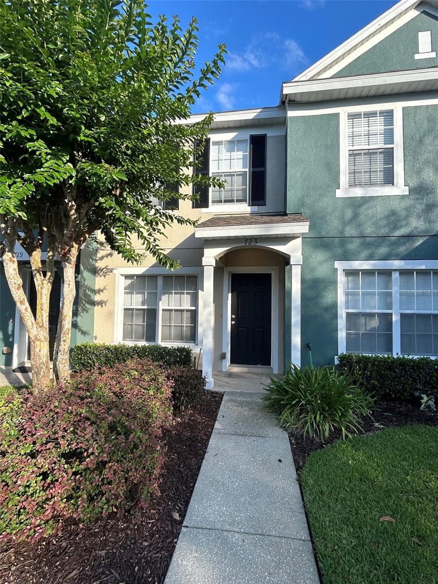723 Shropshire Loop, FL
