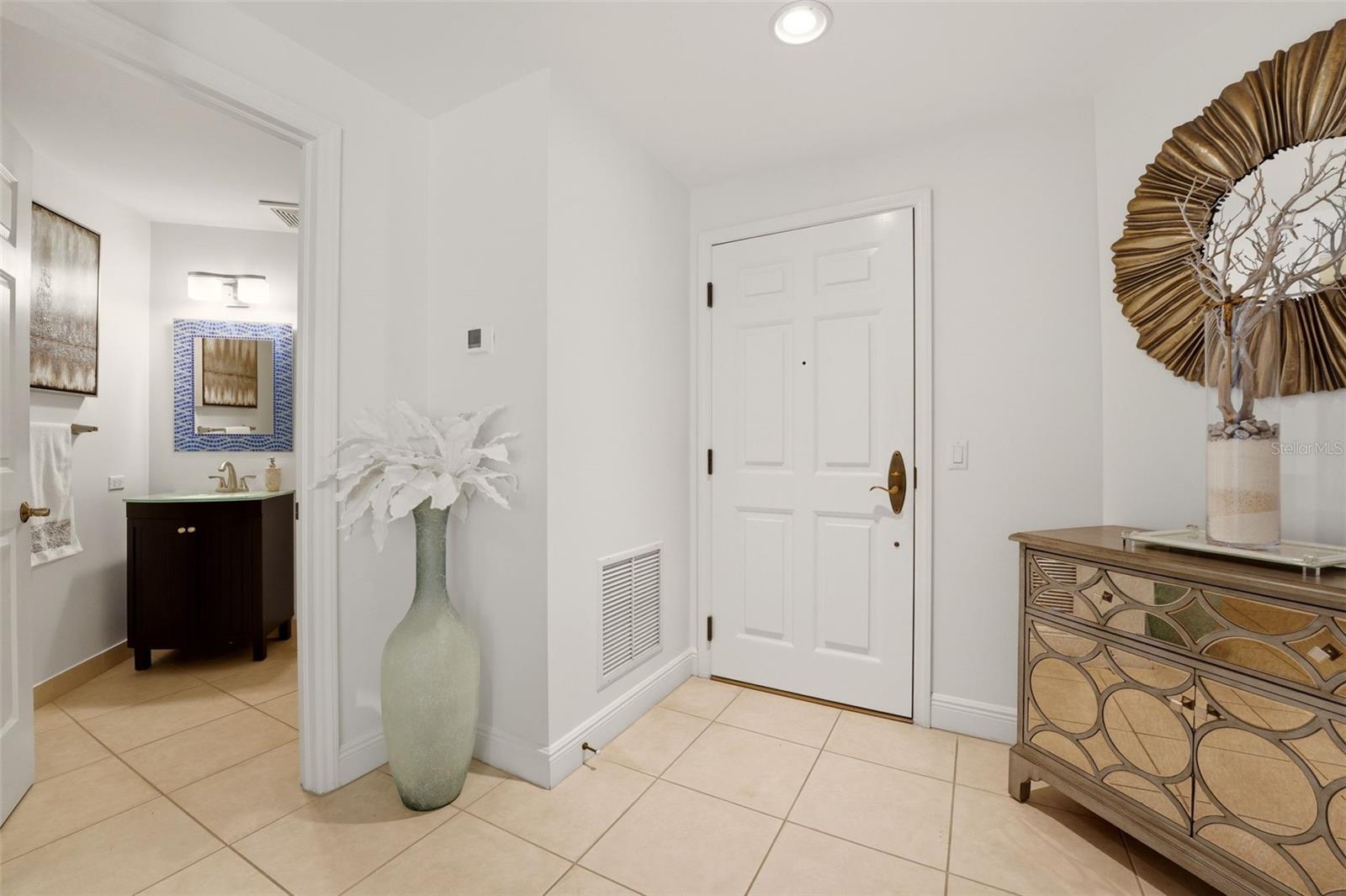 100 Central Avenue, FL