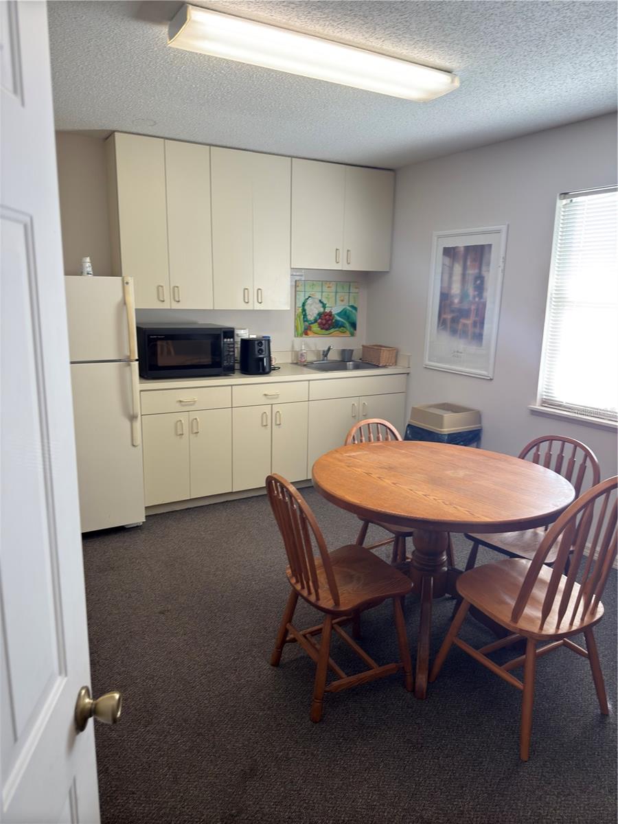 949 Tamiami Trail, FL