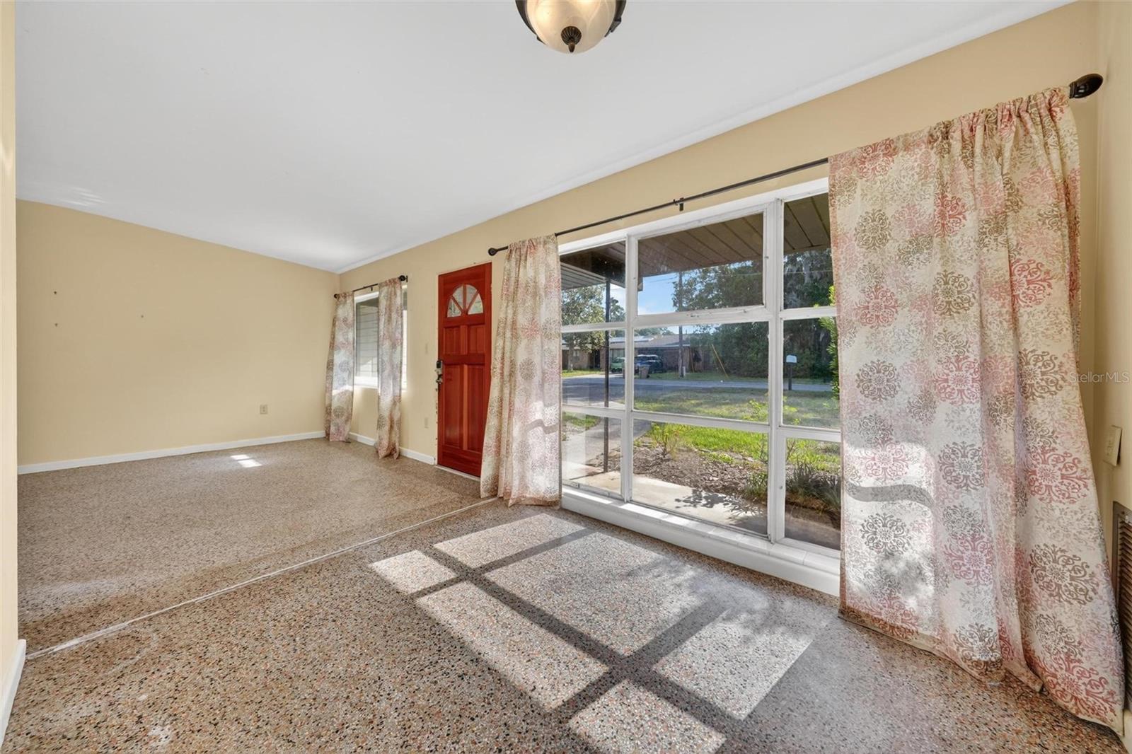 710 Twin Oaks Lane, FL