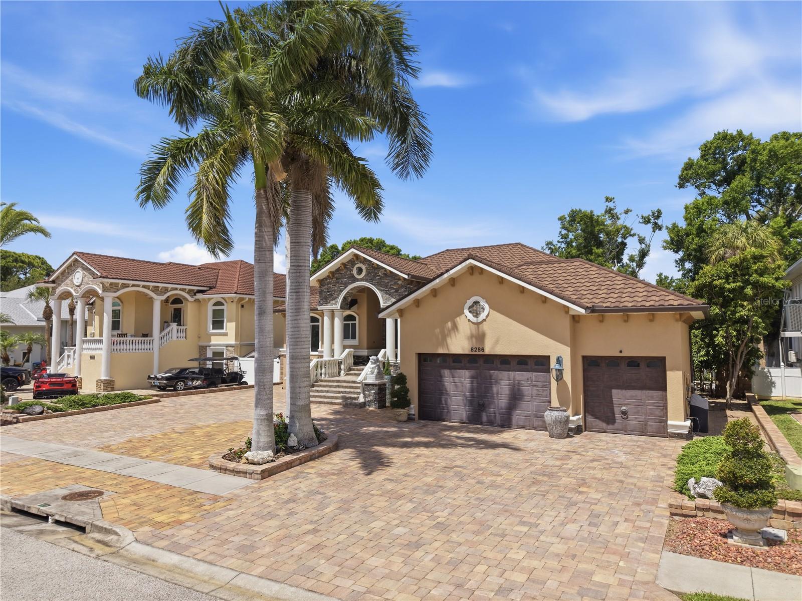 8286 97th N St, FL