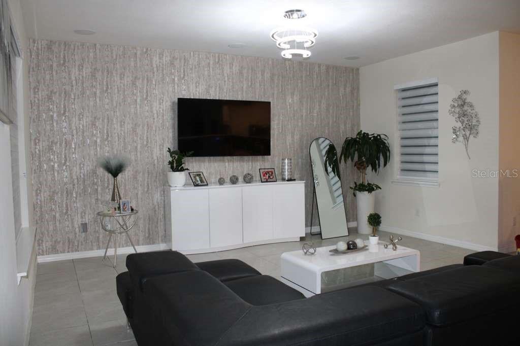 1723 Flourish Avenue, FL