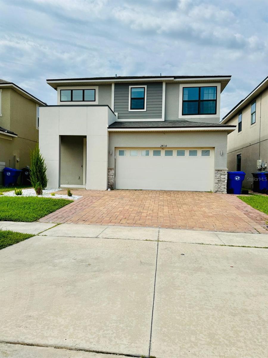 2410 Avian Loop, FL