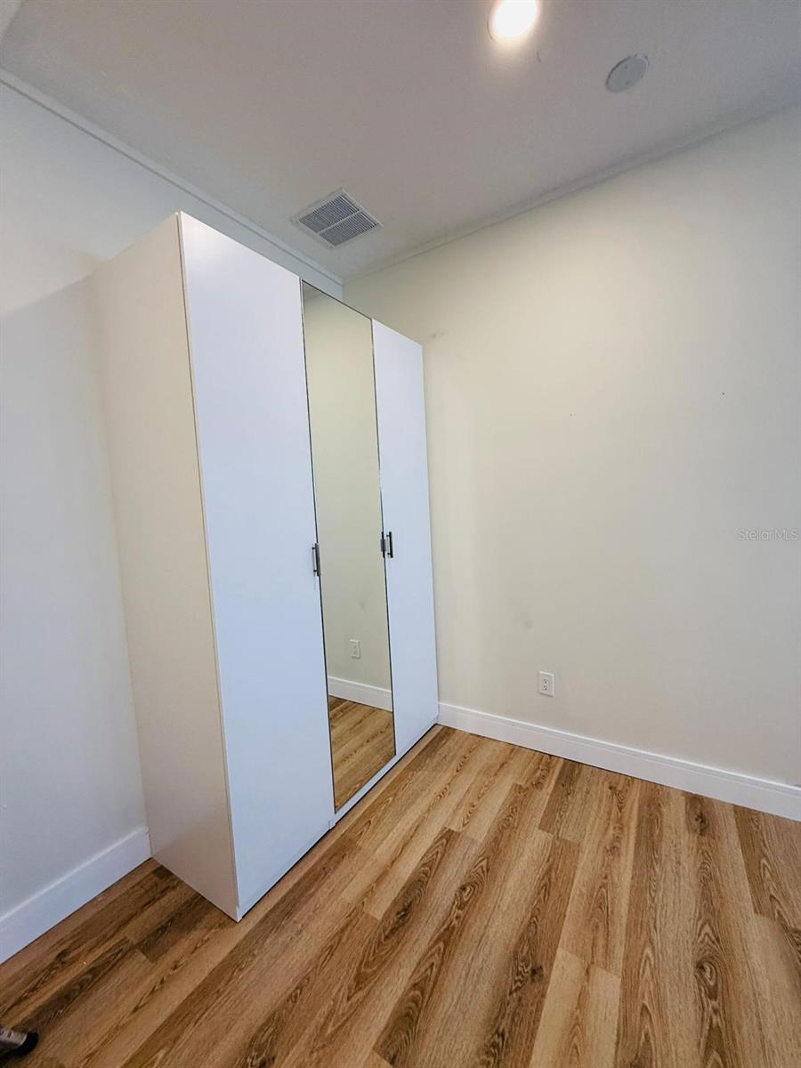 2410 Avian Loop, FL