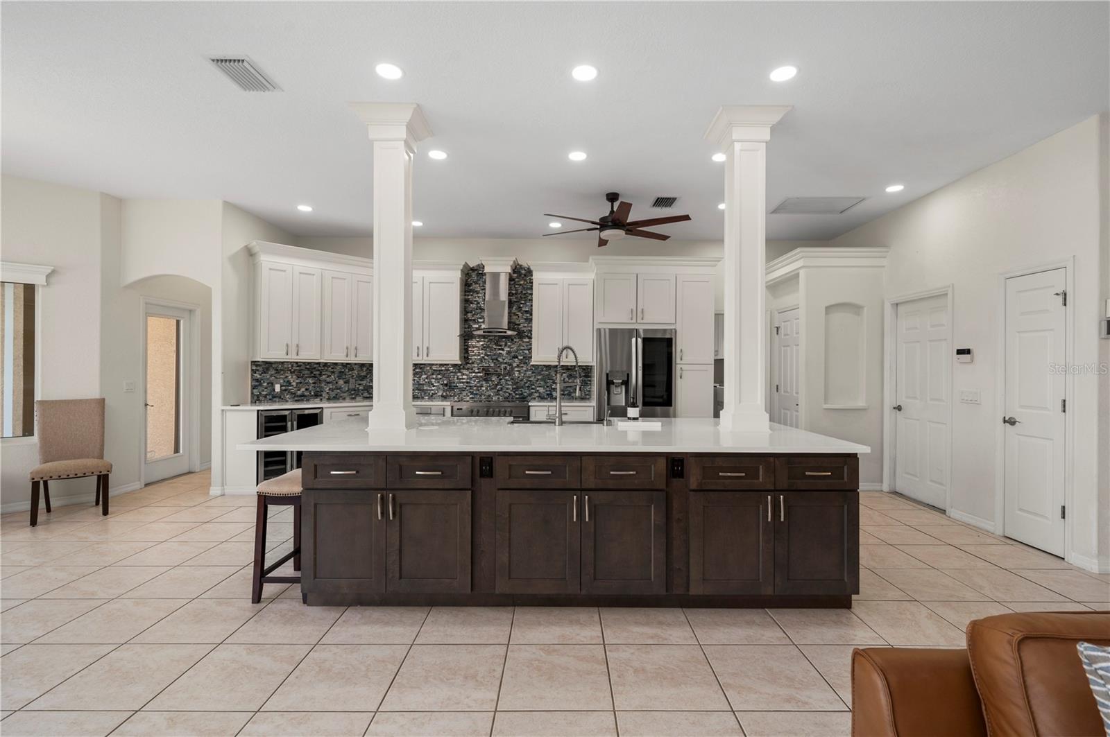 1020 Via Formia, FL