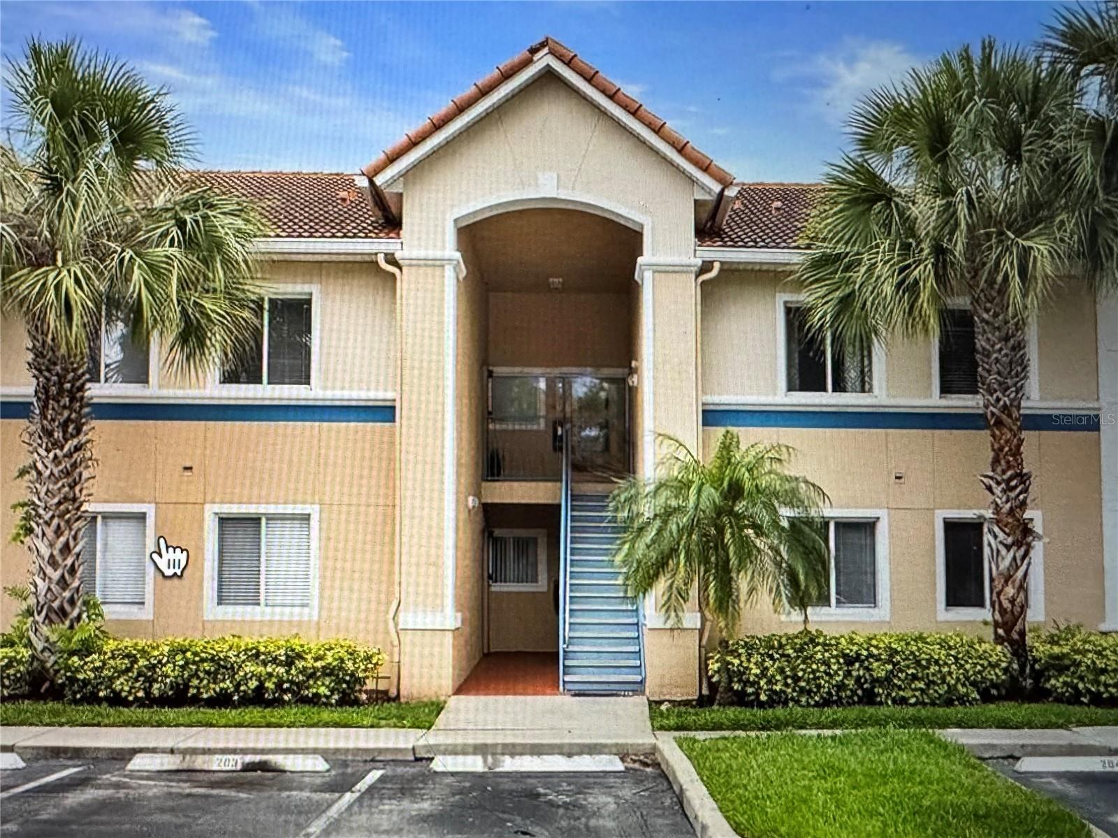495 Las Cortes Lane, FL