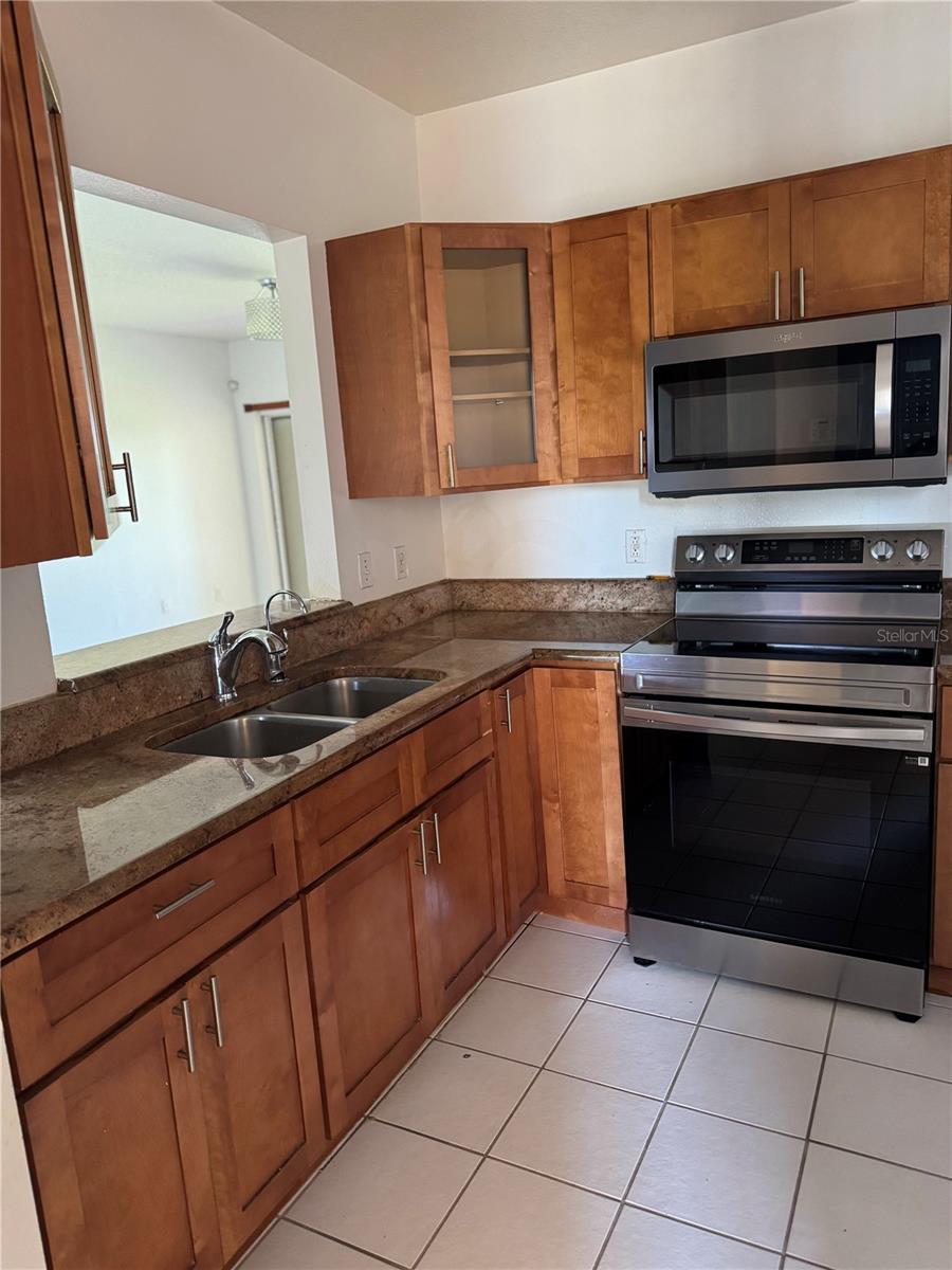 495 Las Cortes Lane, FL