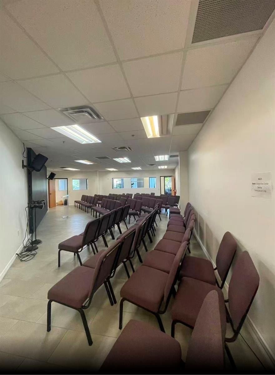 7075 Kingspointe Parkway, FL