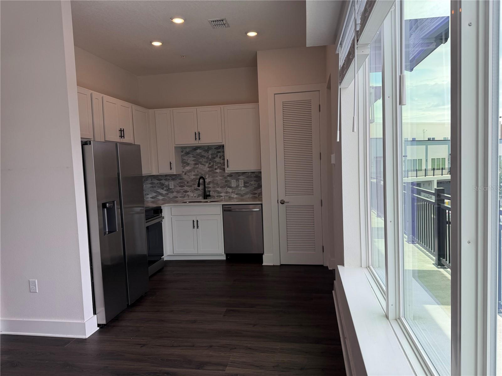 894 Tetbury Loop, FL