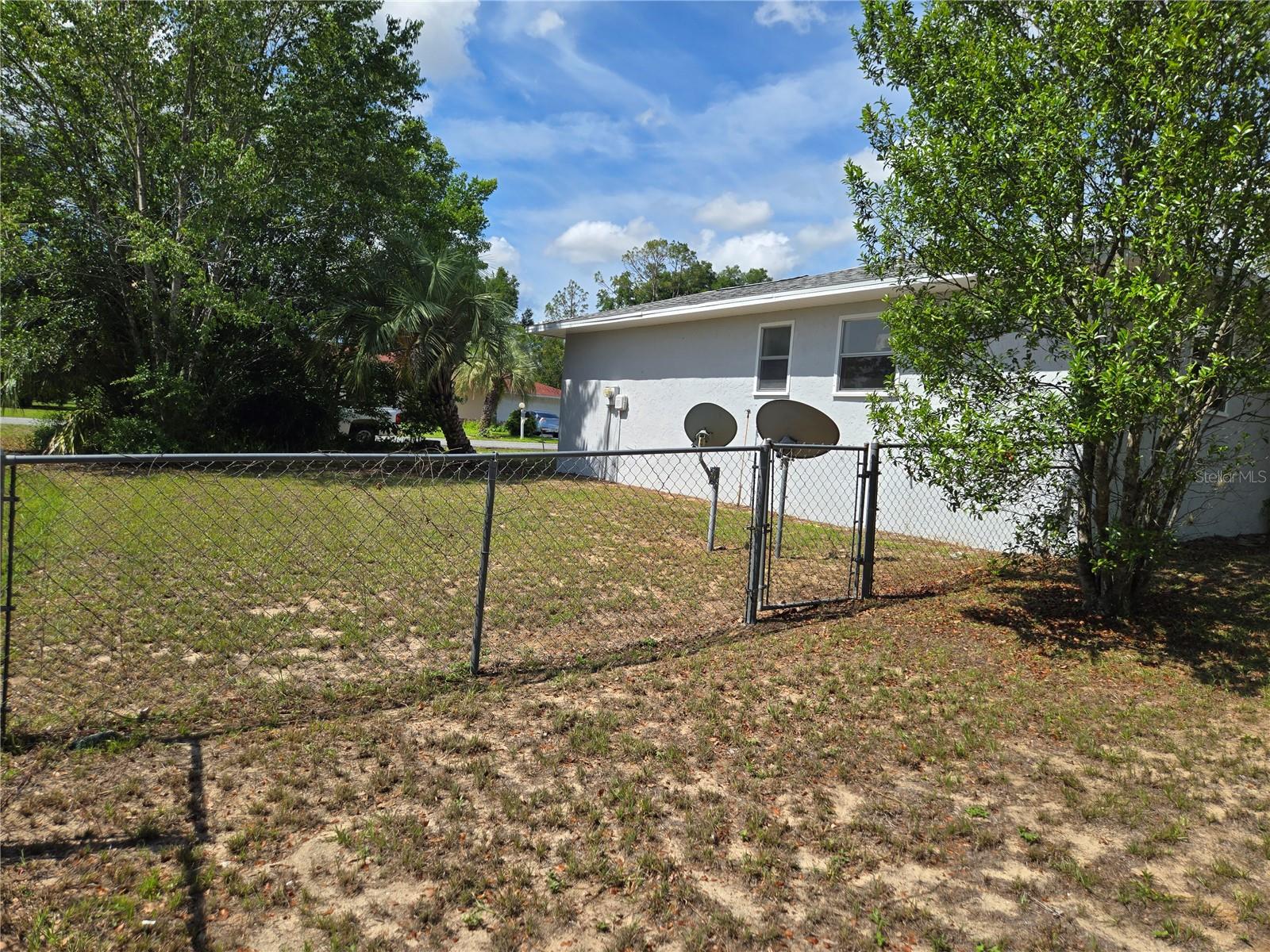 4 Clear Way, FL