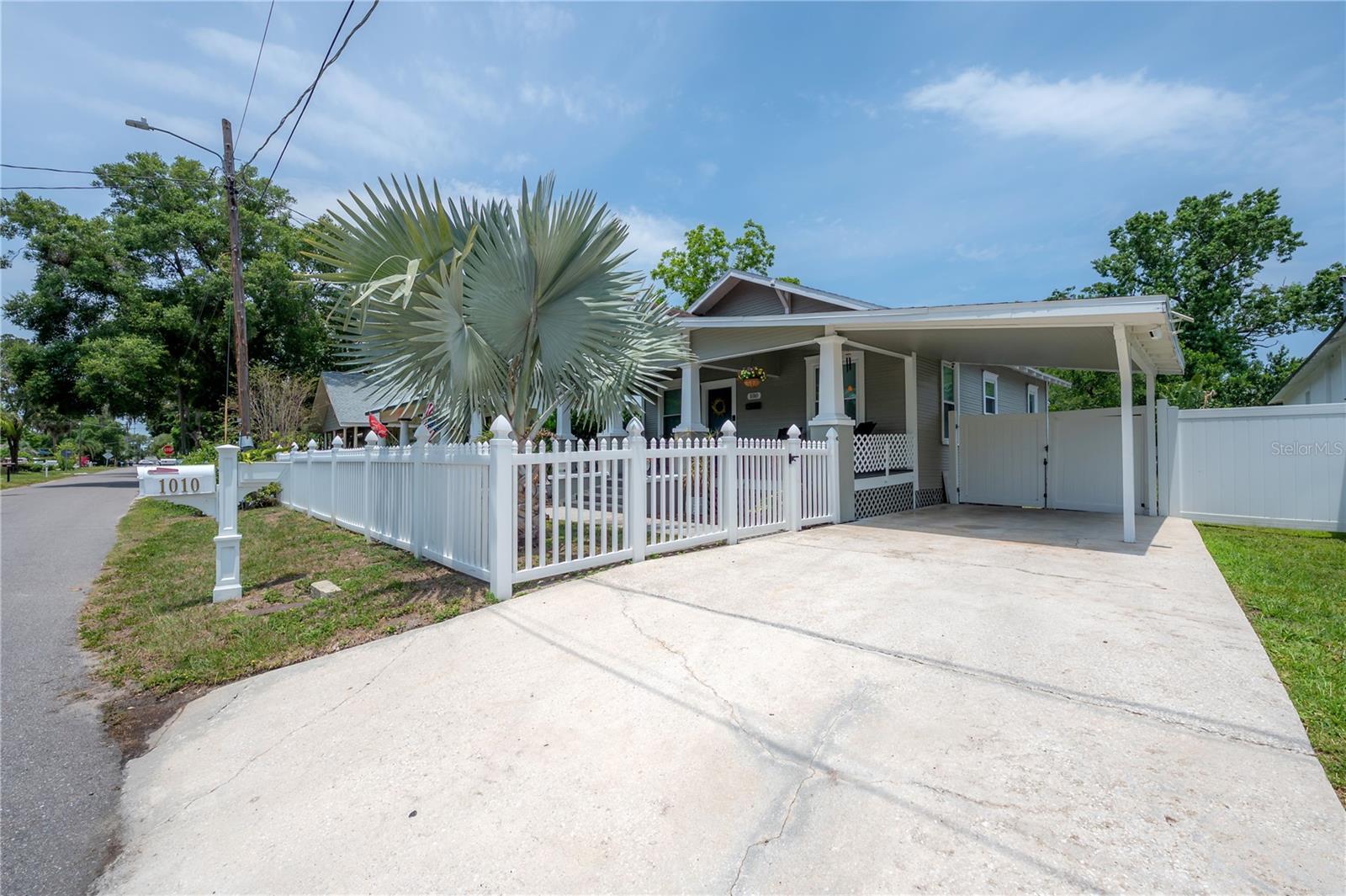 1010 Curtis Street, FL