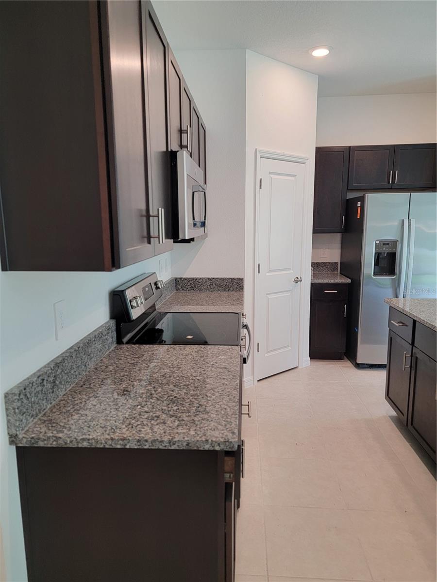 1844 Red Loop, FL