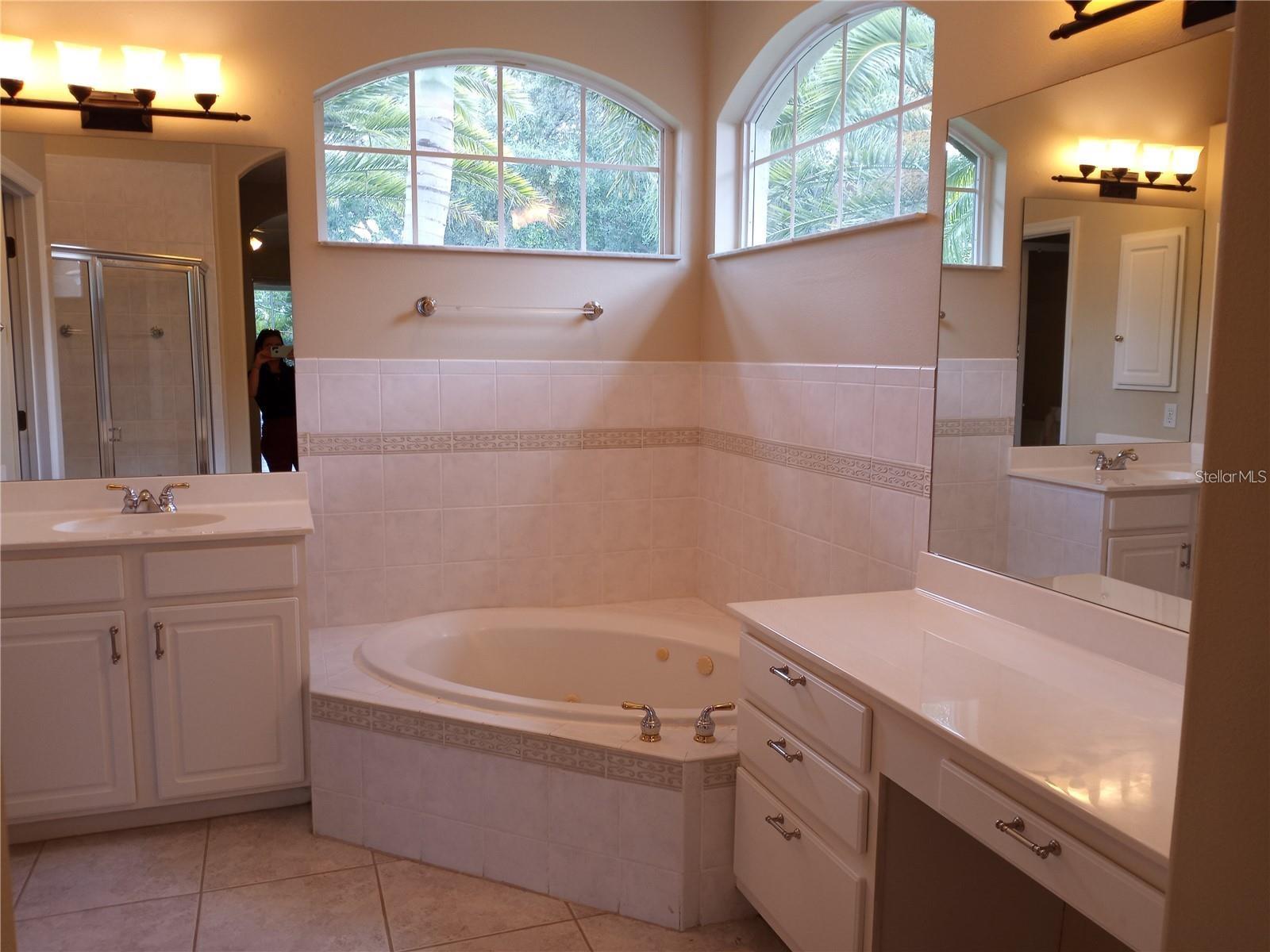 6506 Waters Edge Way, FL
