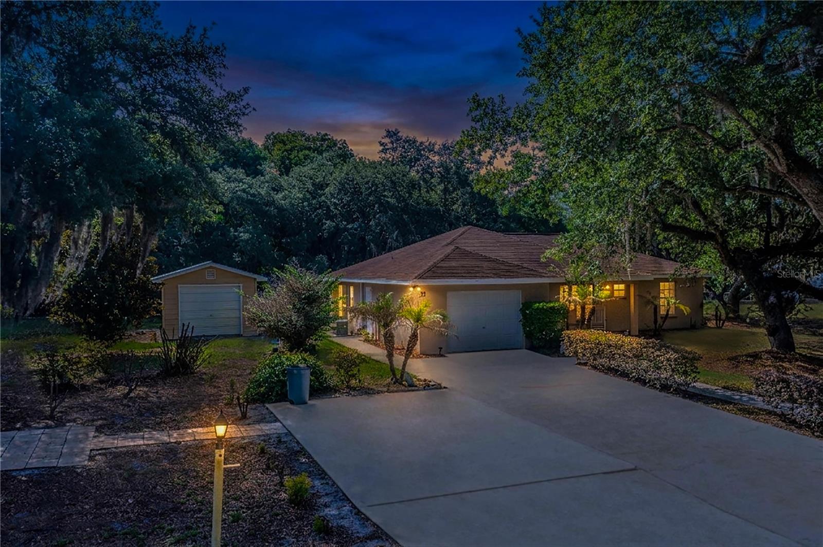 33 Pinewood Drive, FL