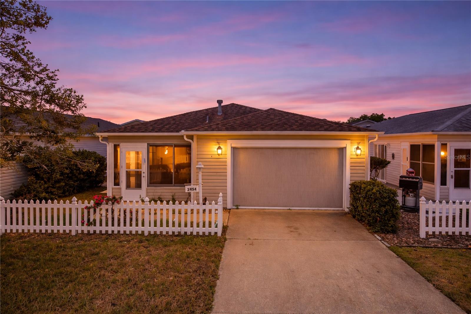 2454 Southern Oak Street, FL