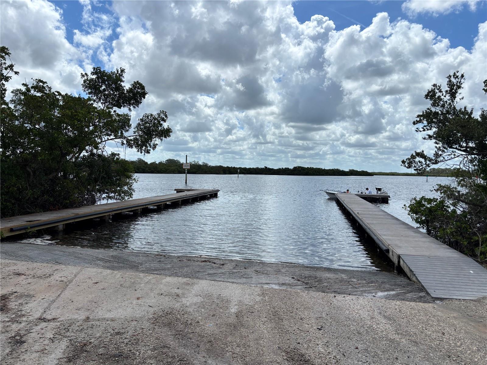 716 32nd Street Court, FL