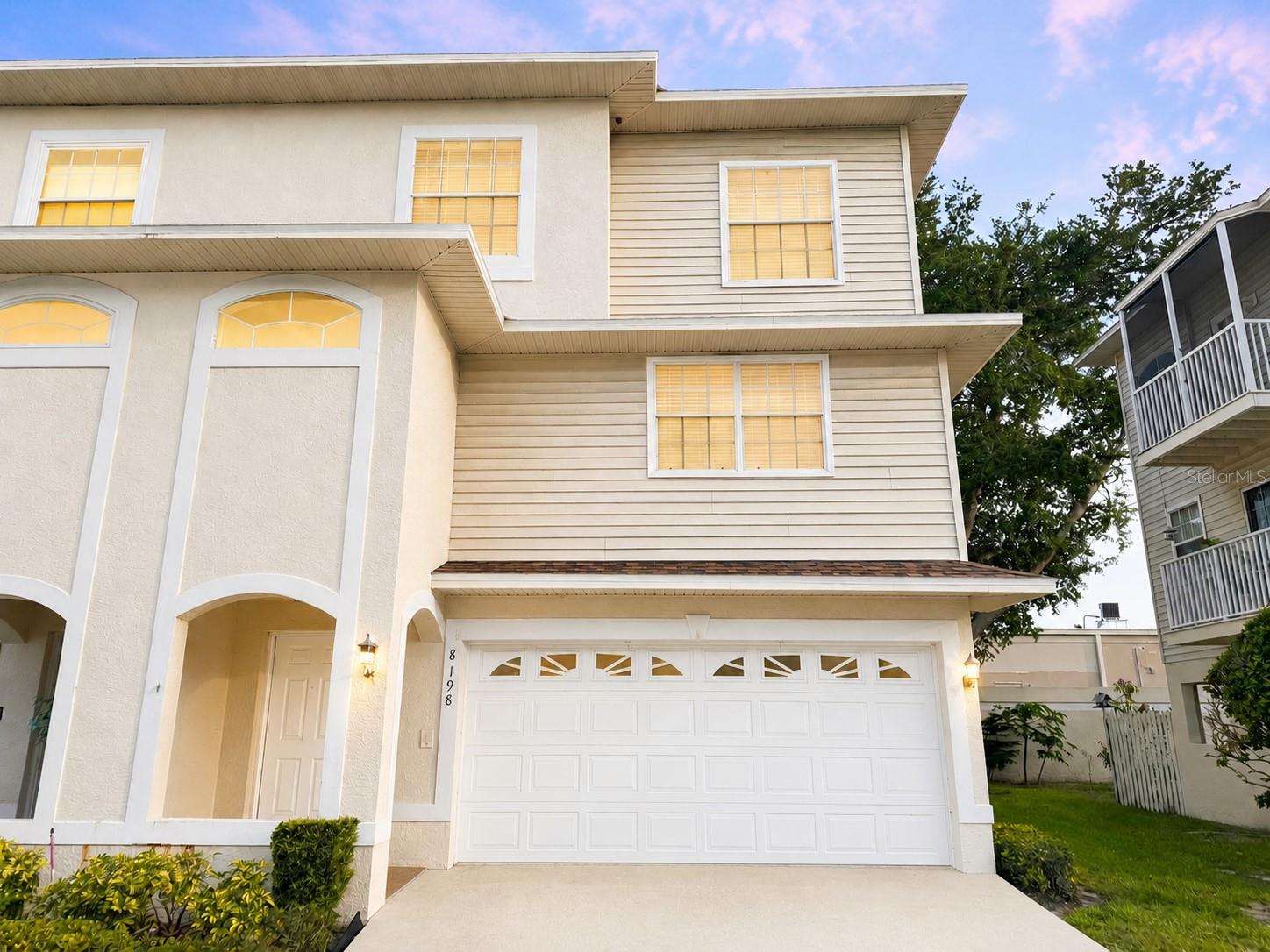 8198 Eagles Park Dr, FL