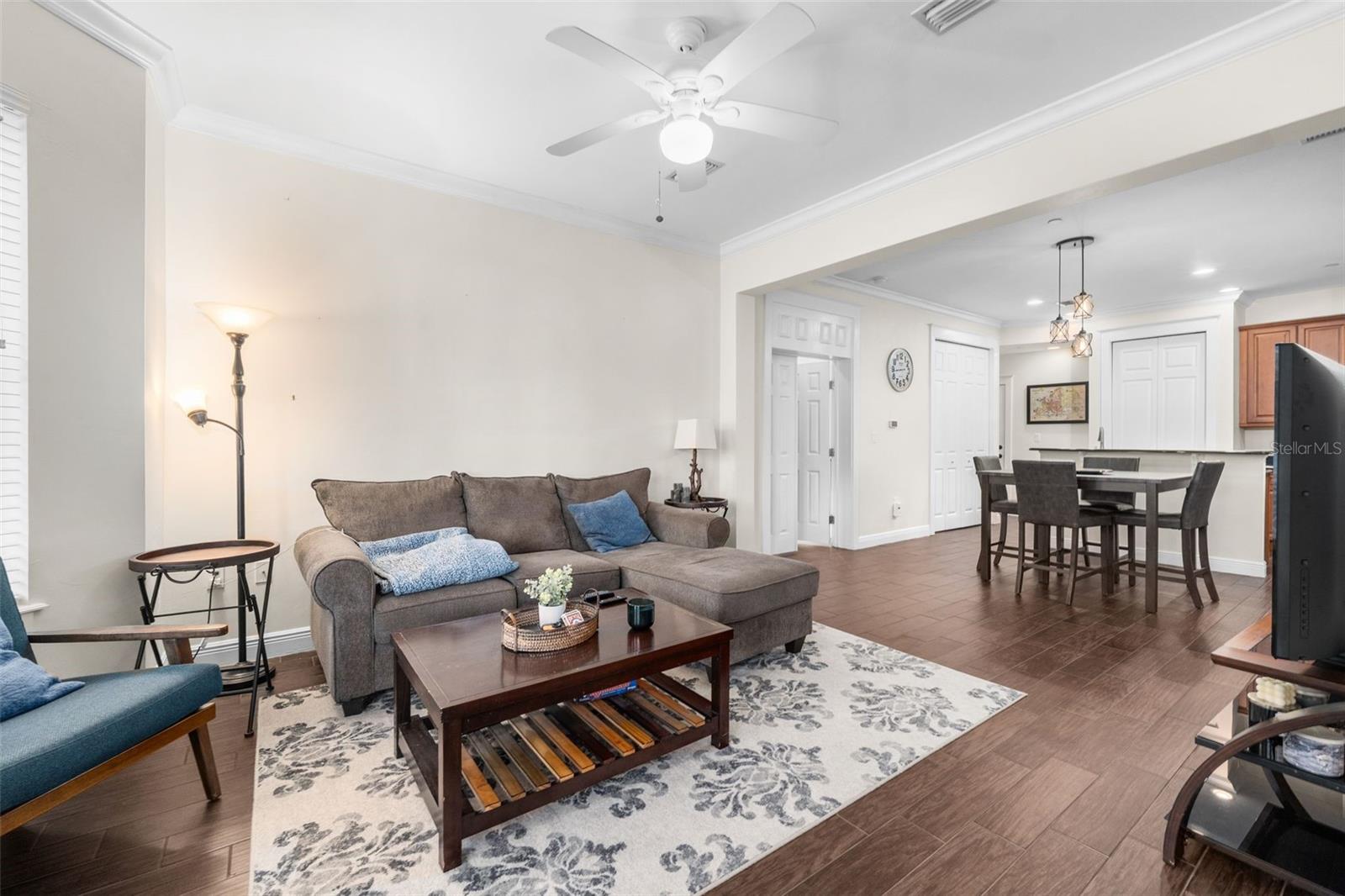 423 2nd Avenue, FL