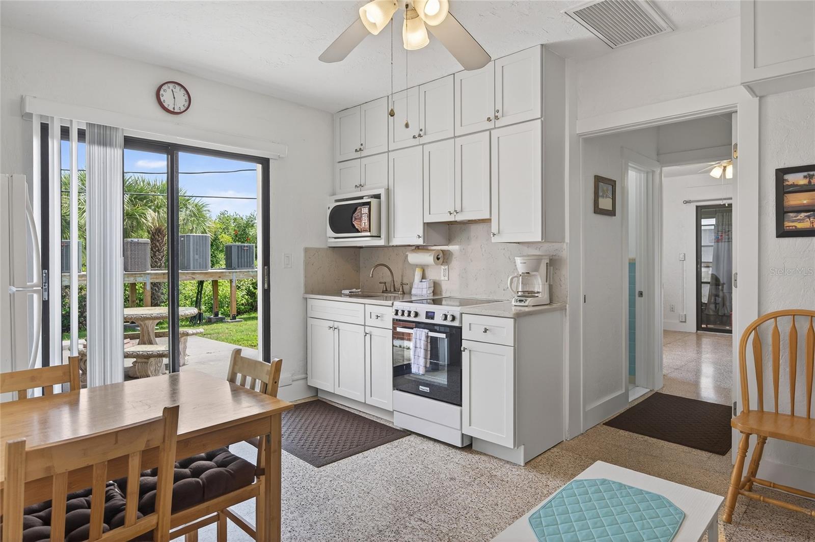 908 Villas Drive, FL