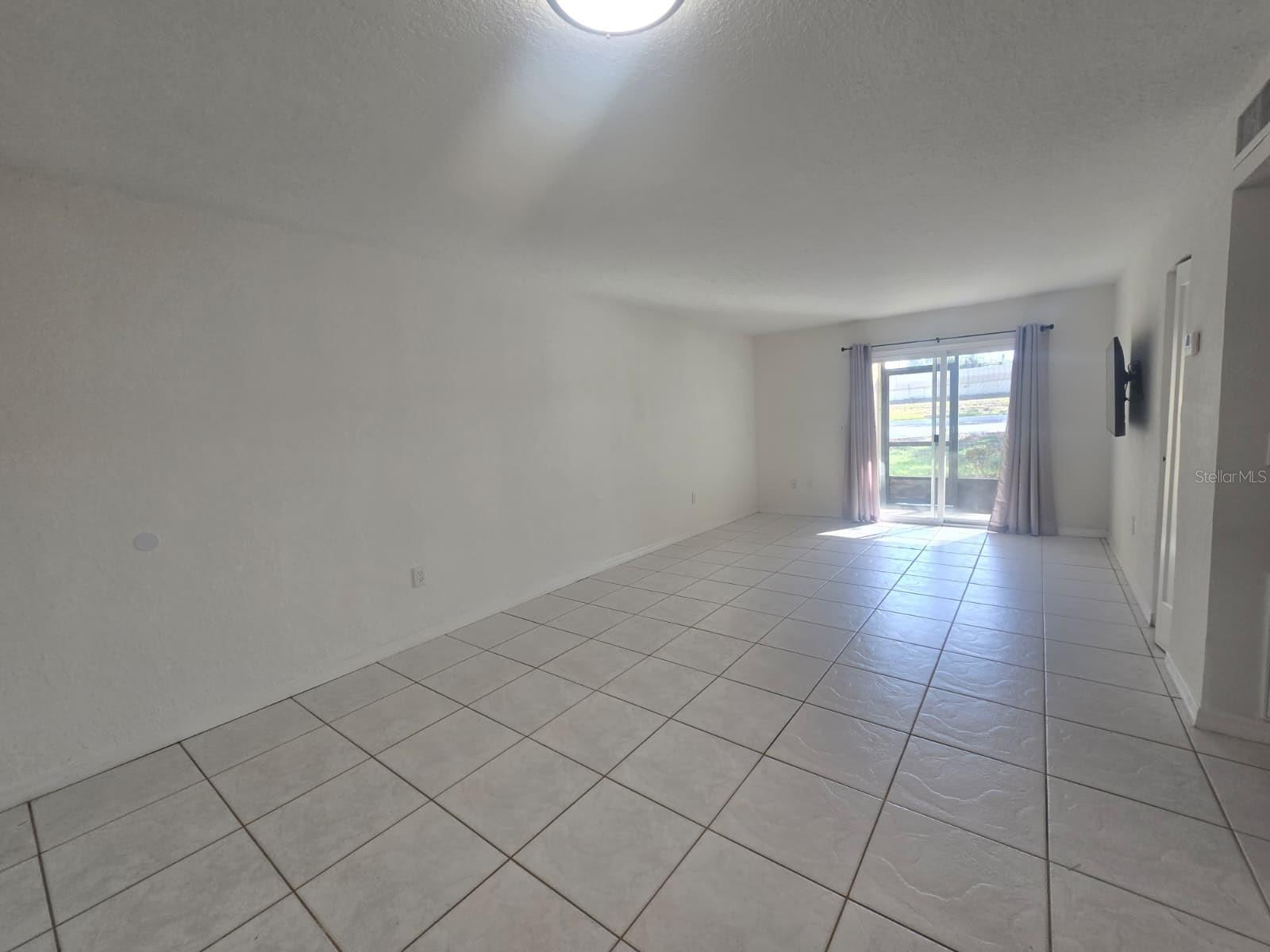 902 Lake Destiny Road, FL
