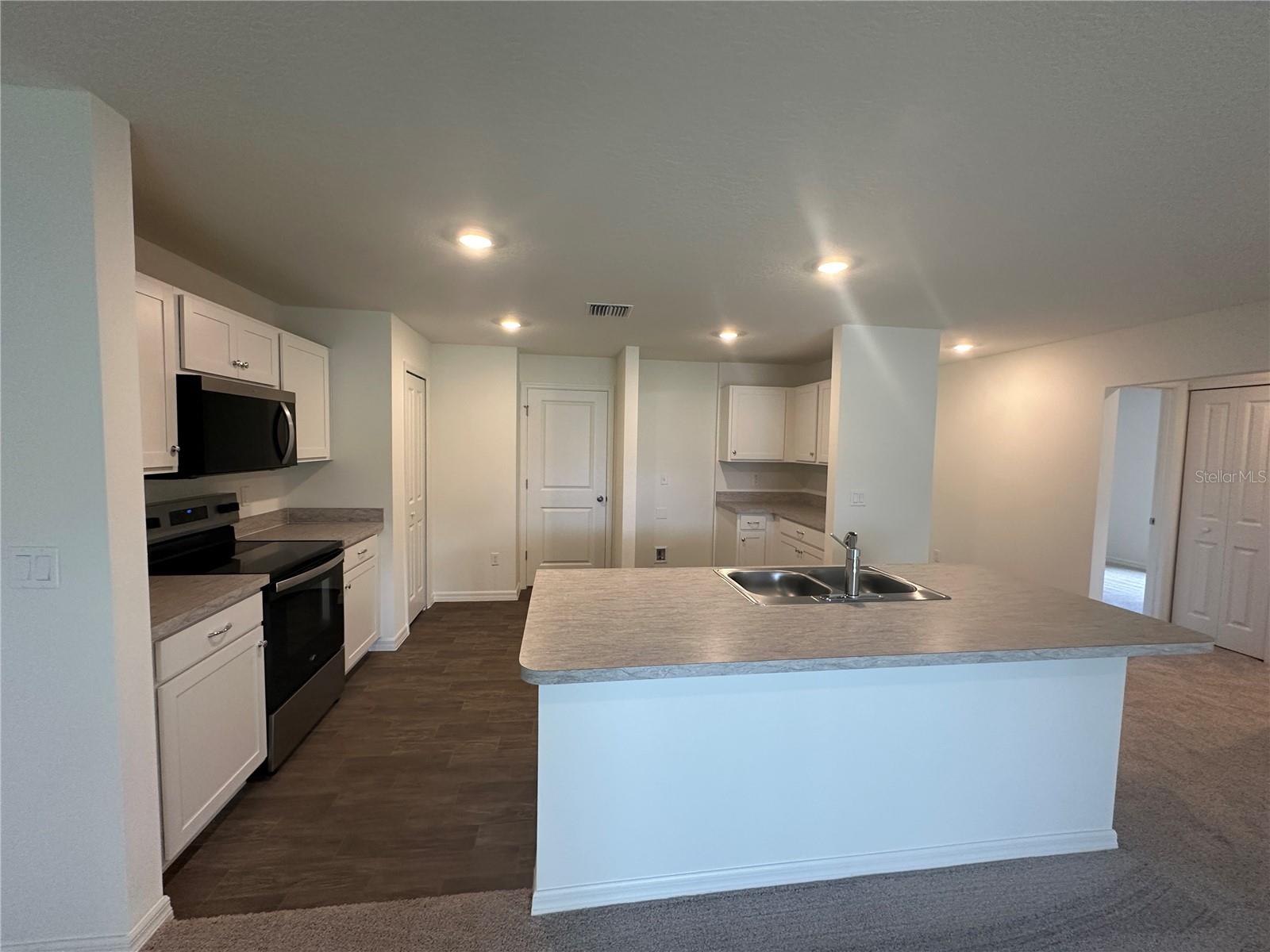 18 Pickwood Place, FL