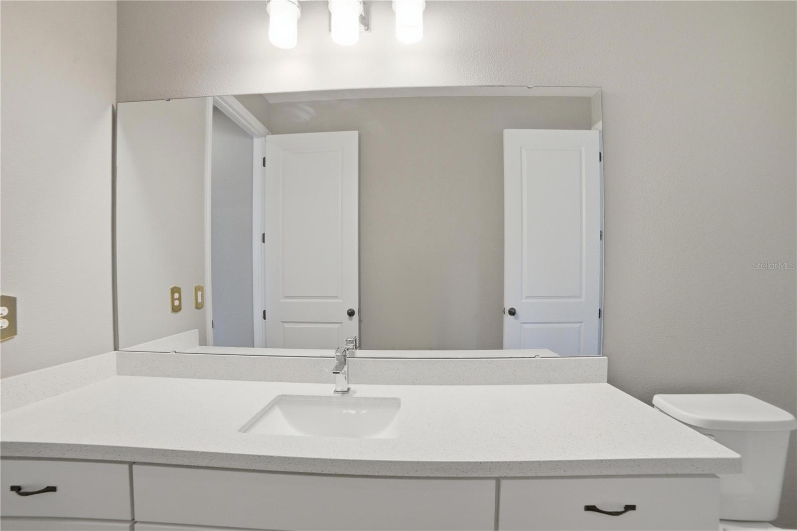 15143 Kirsty Alley, FL